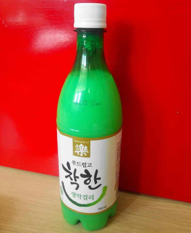 Макколи. Соджу и МАККОЛИ. Рисовое вино МАККОЛИ. Корейское рисовое вино МАККОЛИ. Макголи корейский напиток.